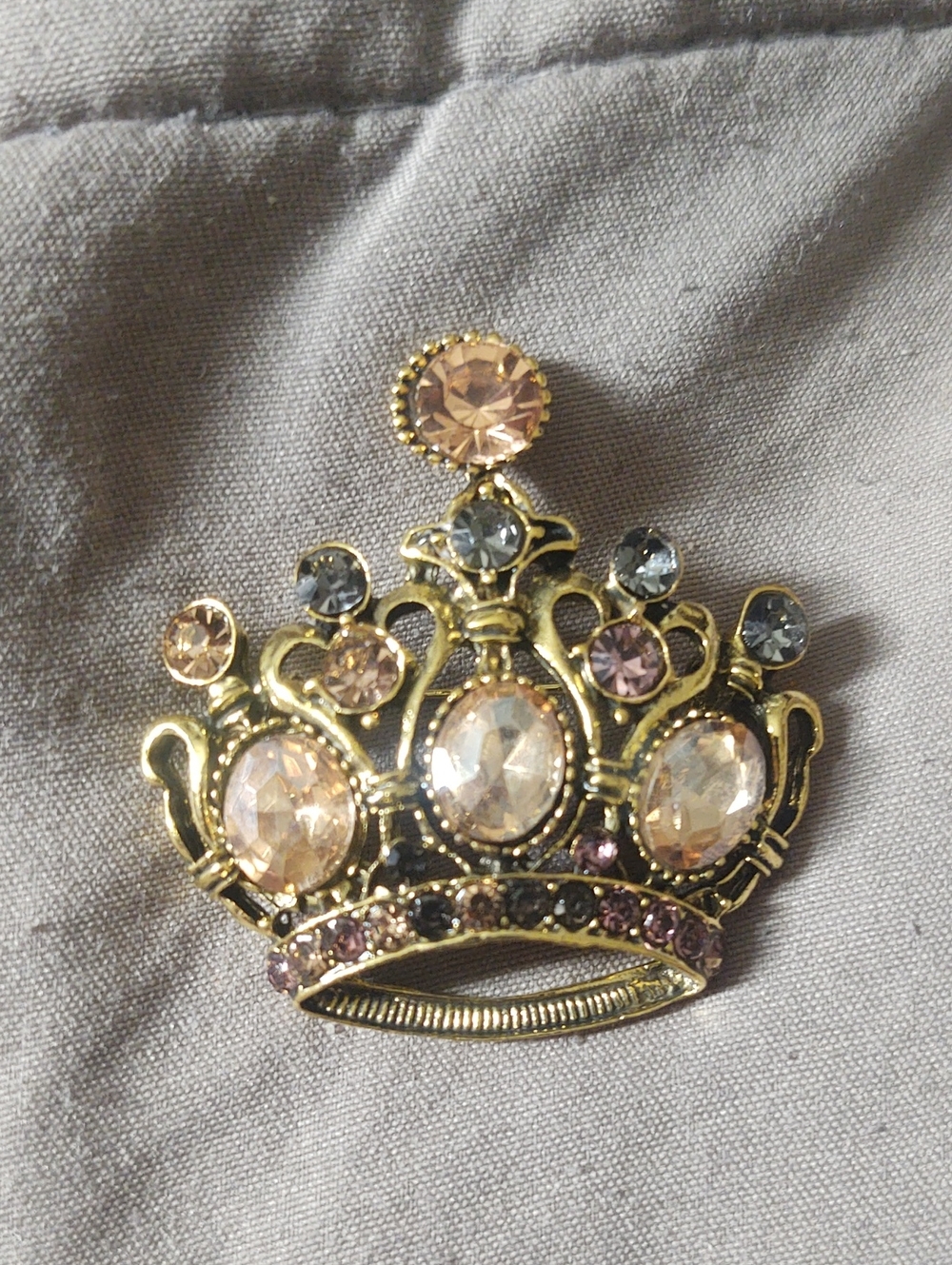 Champagne Rhinestone Crown Brooch - Picture 2 of 4